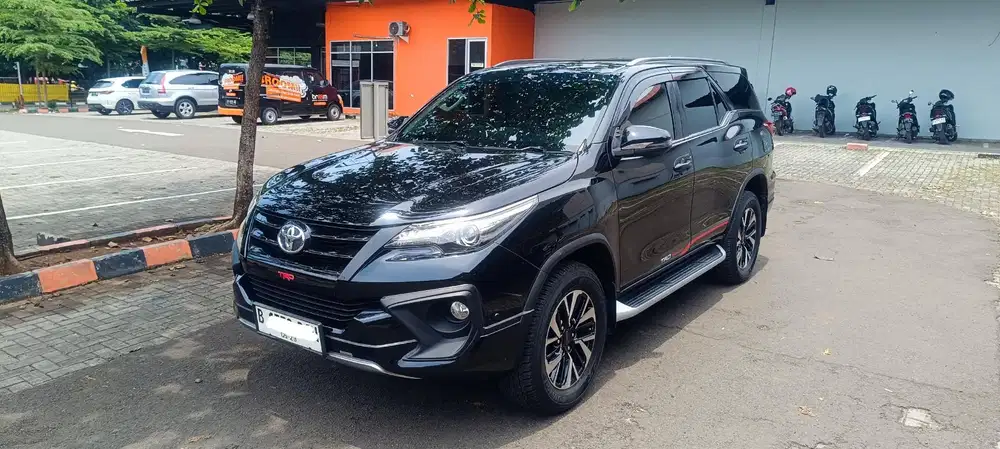 Toyota Fortuner VRZ 4x2 AT 2017 Dp 30jt