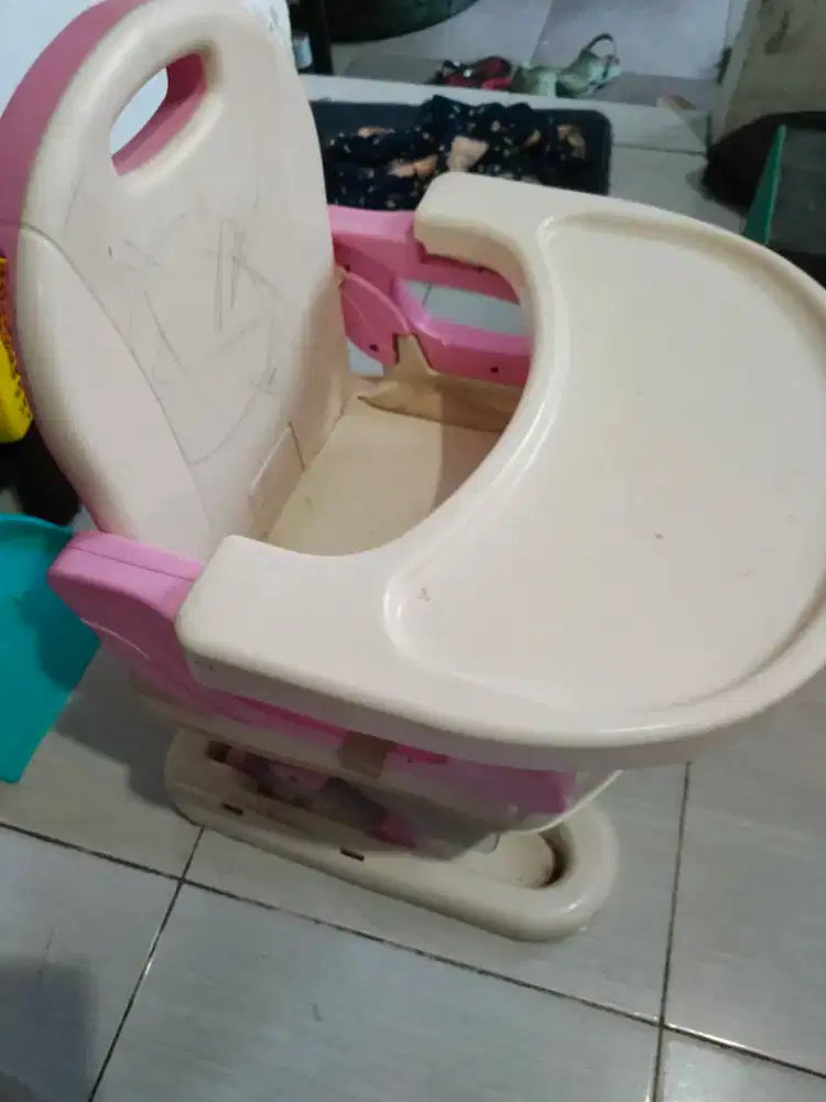 Kursi makan bayi bekas