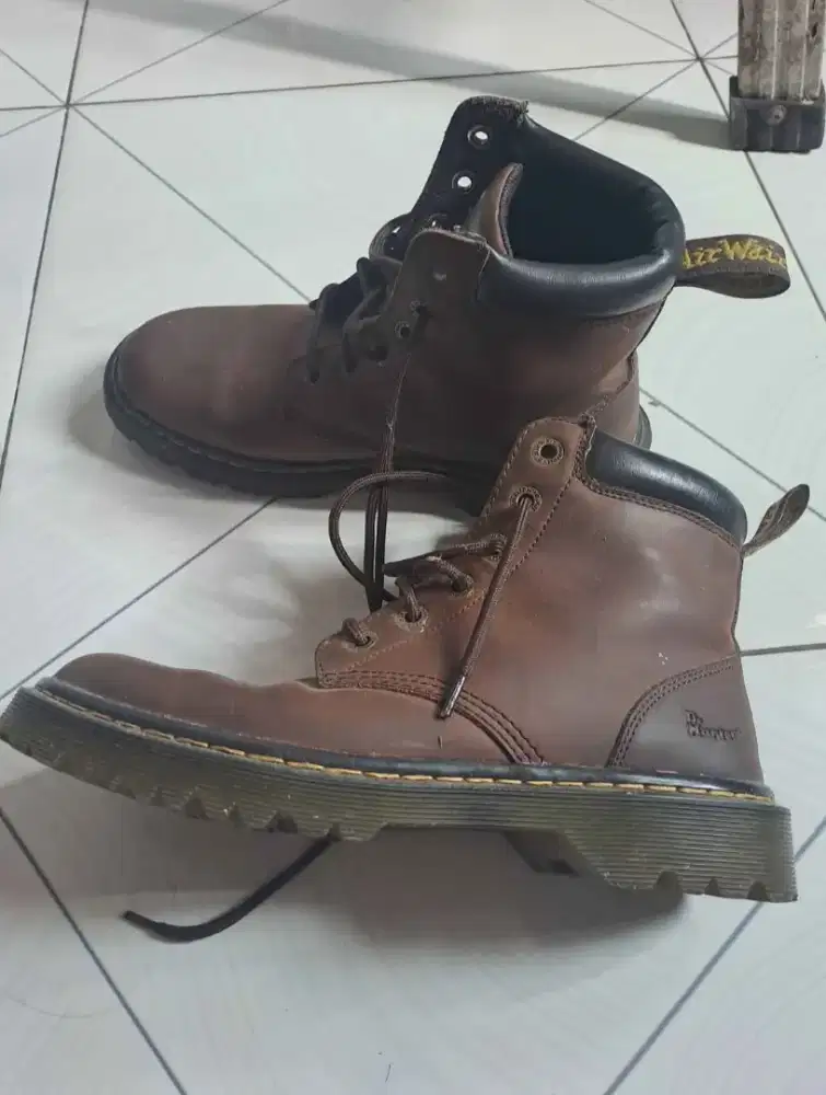 Docmart Cartor 6 Eye Classic Boots Dark Brown Crazy Horse