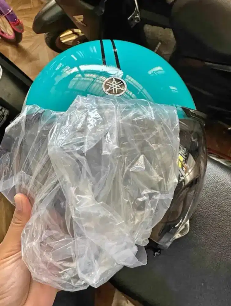 Helm Yamaha baru nettt