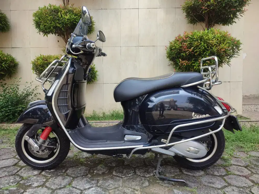 PIAGGIO VESPA GTS IGET SUPER ABS TAHUN 2018