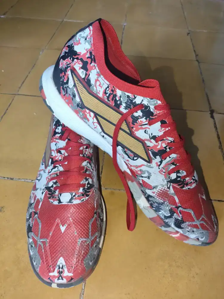 Sepatu Futsal Mills uk. 44