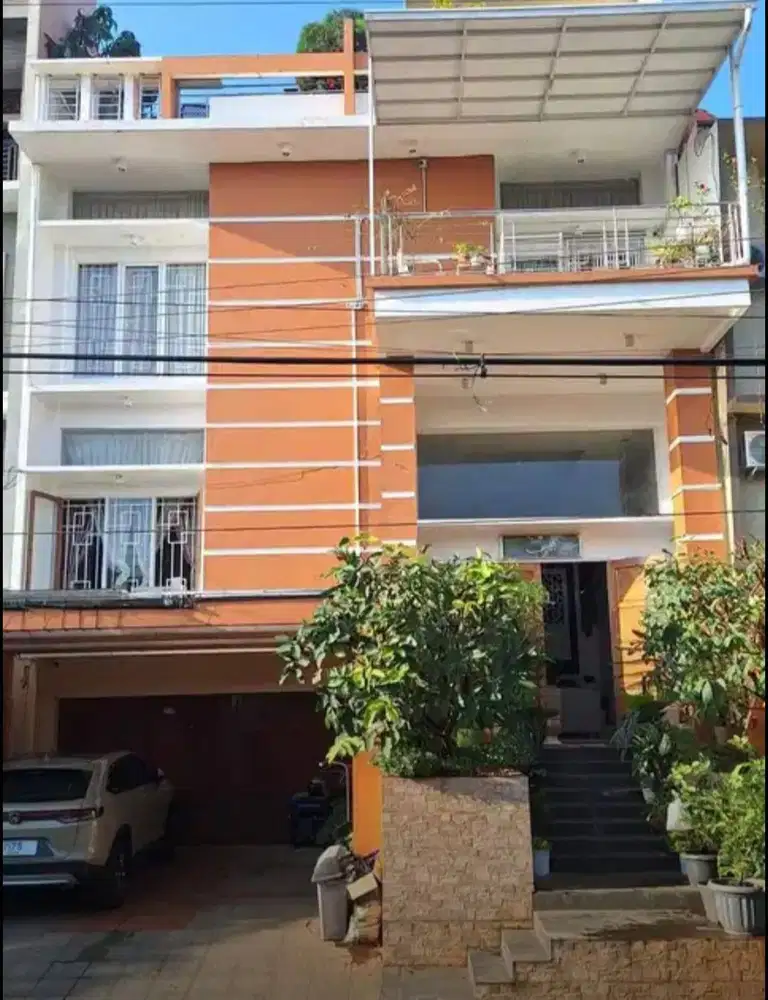 Rumah Mewah ful furnish di semeru dekat Akpol semarang