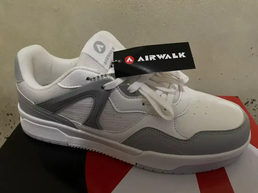 Jual Cepat Sepatu Air Walk White Grey
