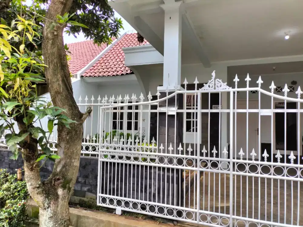 Rumah adem,Asri, Tenang
