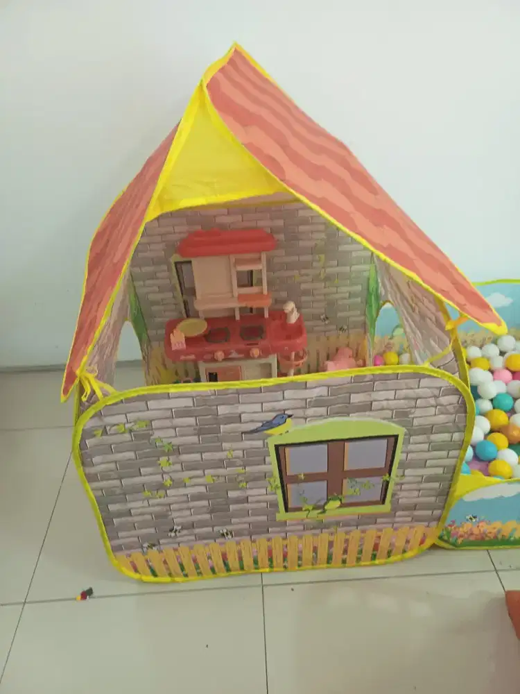 Jual 1 set rumah rumahan dan perosotan merk Labeille