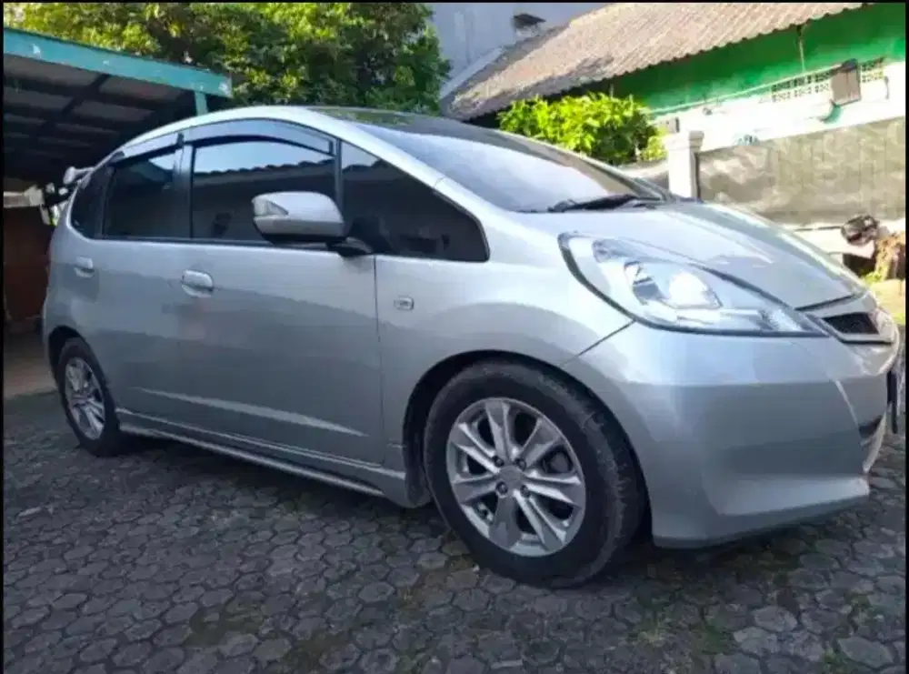 Honda jazz 1.5 s 2011