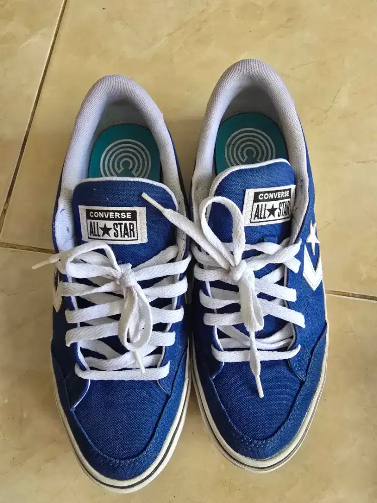 Sepatu converse ukuran 41