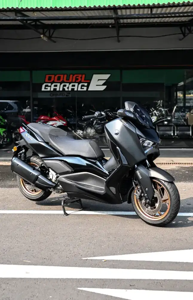 YAMAHA XMAX CONNECTED HITAM 2023 LOW KM