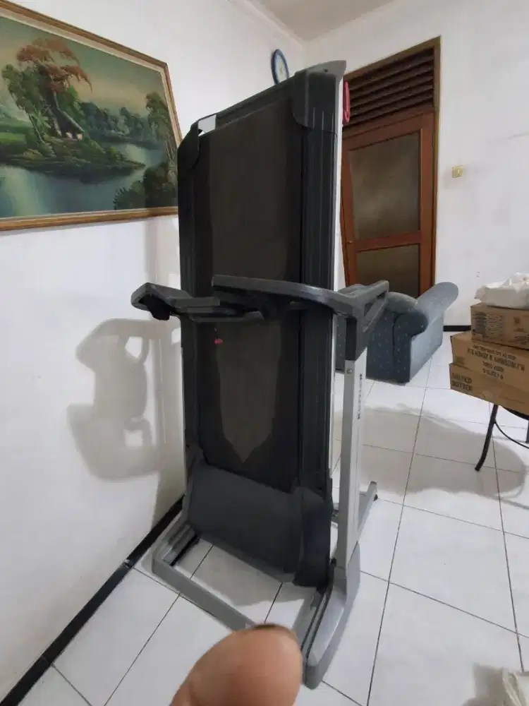 Tread mill kettler 180 cm x 100 cm . Kondisi tidak jalan