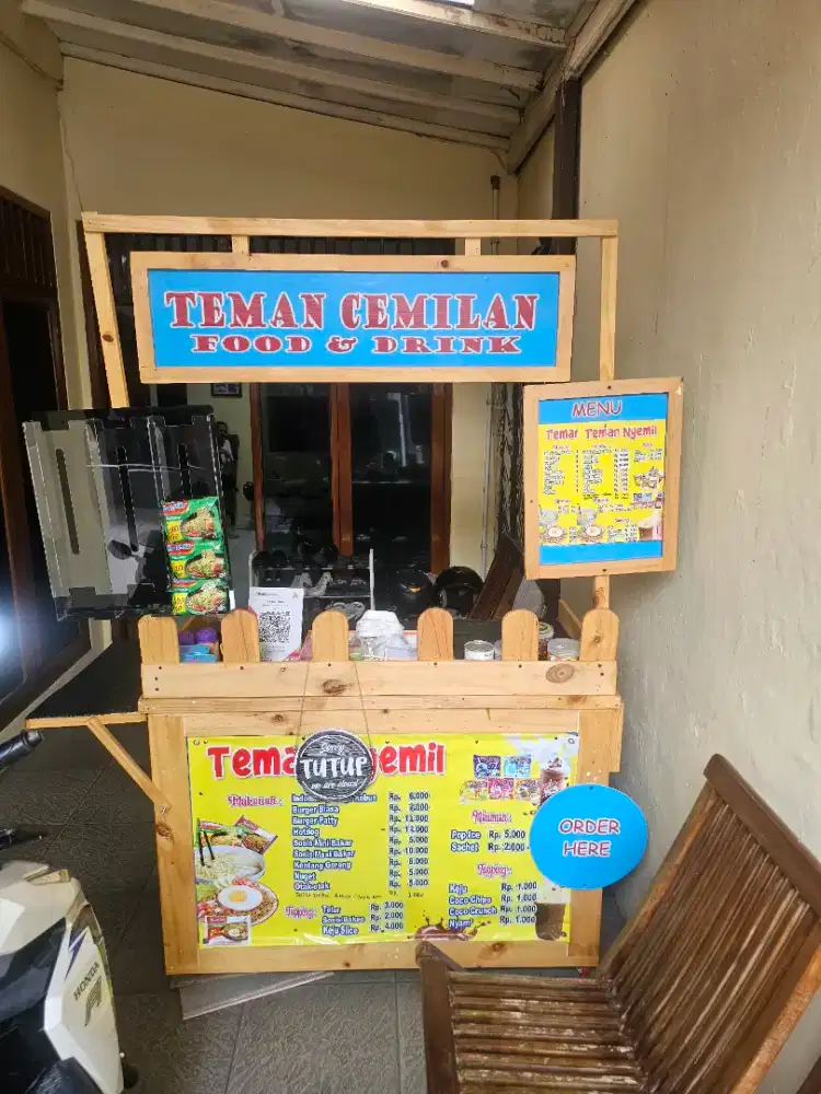 Lemari usaha dagang