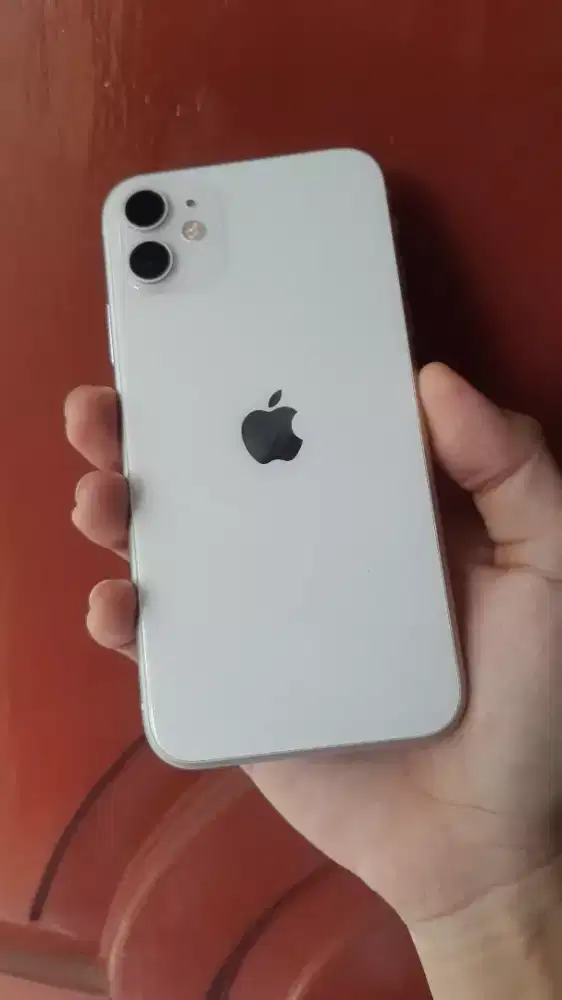Jual cepat Iphone 11 64 gb white nego