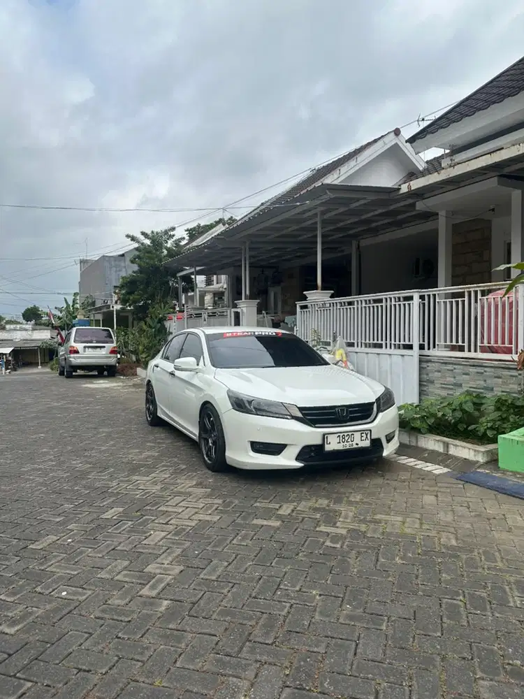 Honda Accord 2013 VTIL MATIC (tipe tertinggi)