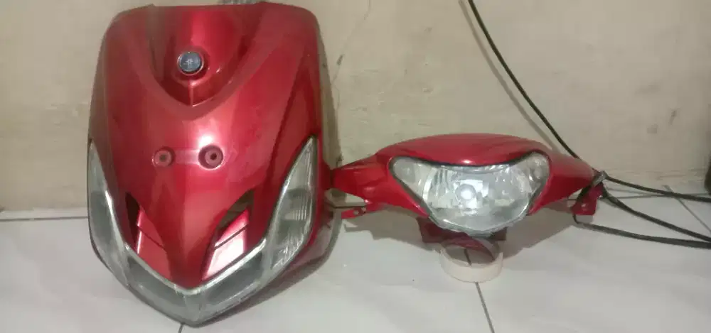Bodi depan set revlektor bekas