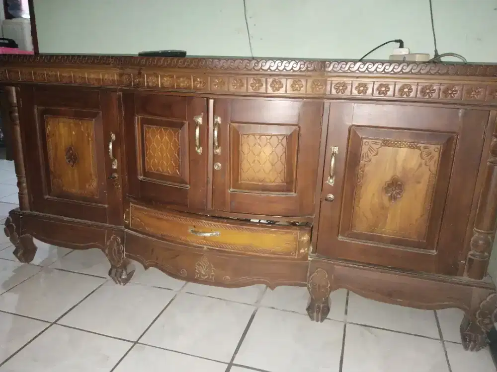 Di jual bekas meja tv