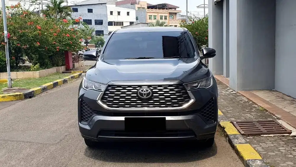Toyota Kijang Innova Zenix 2.0 V CVT AT Bensin 2023 km.27rb