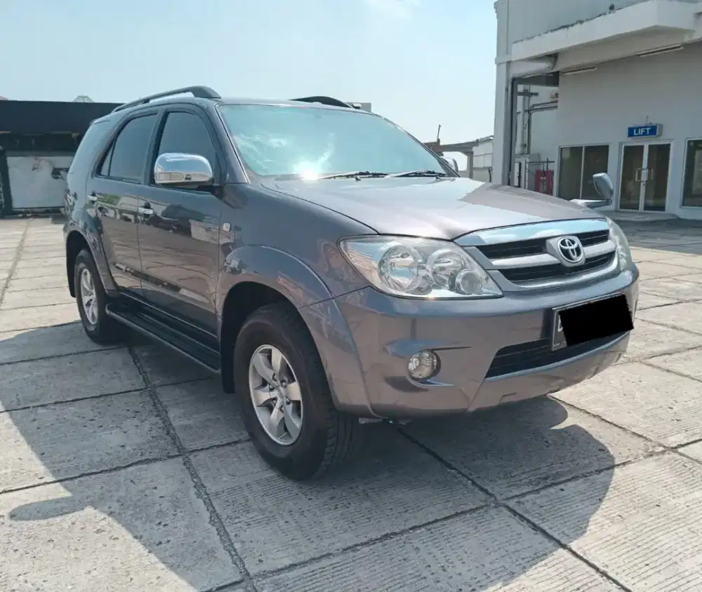 Toyota Fortuner 2.7 G Luxury AT/Matic Bensin 2005