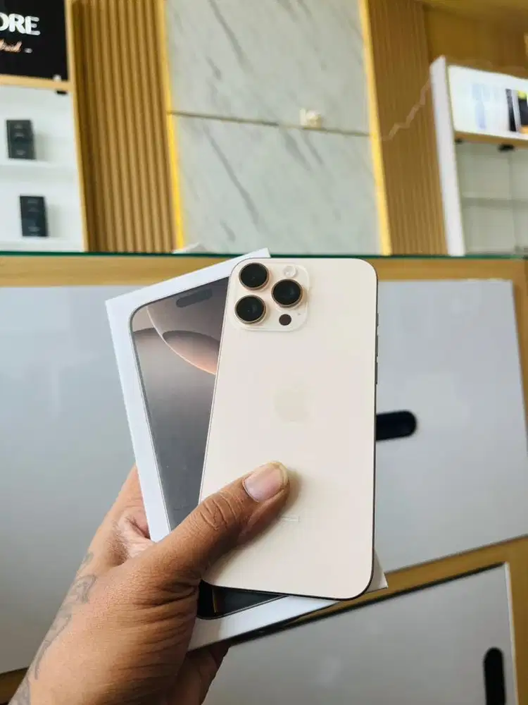 Iphone 16 pro max 256GB ibox garansi on juli 2026 Dissert Titanium