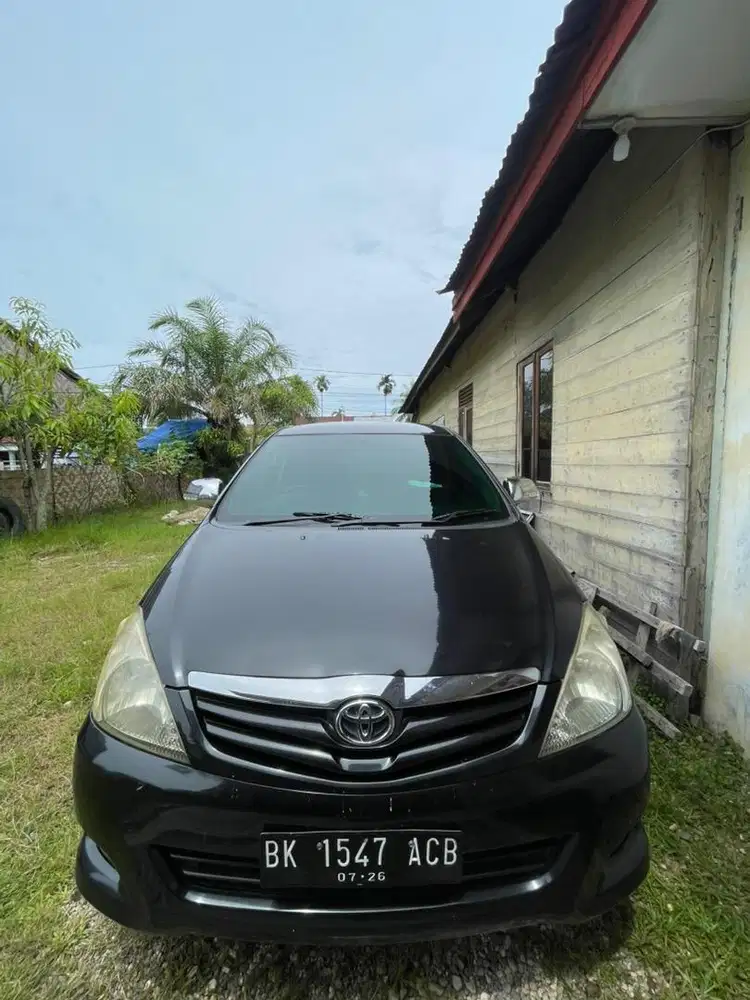 Kijang Innova 2,5 G Diesel 2011