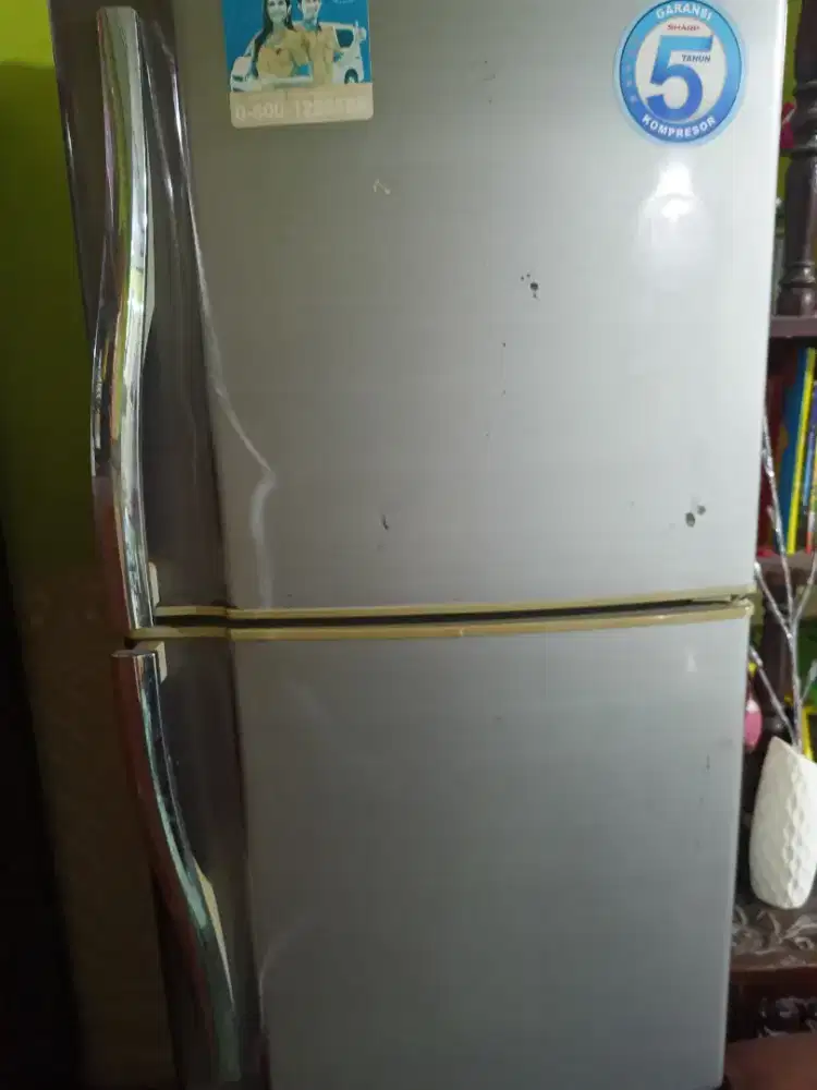 Kulkas 2 pintu merk sharp
