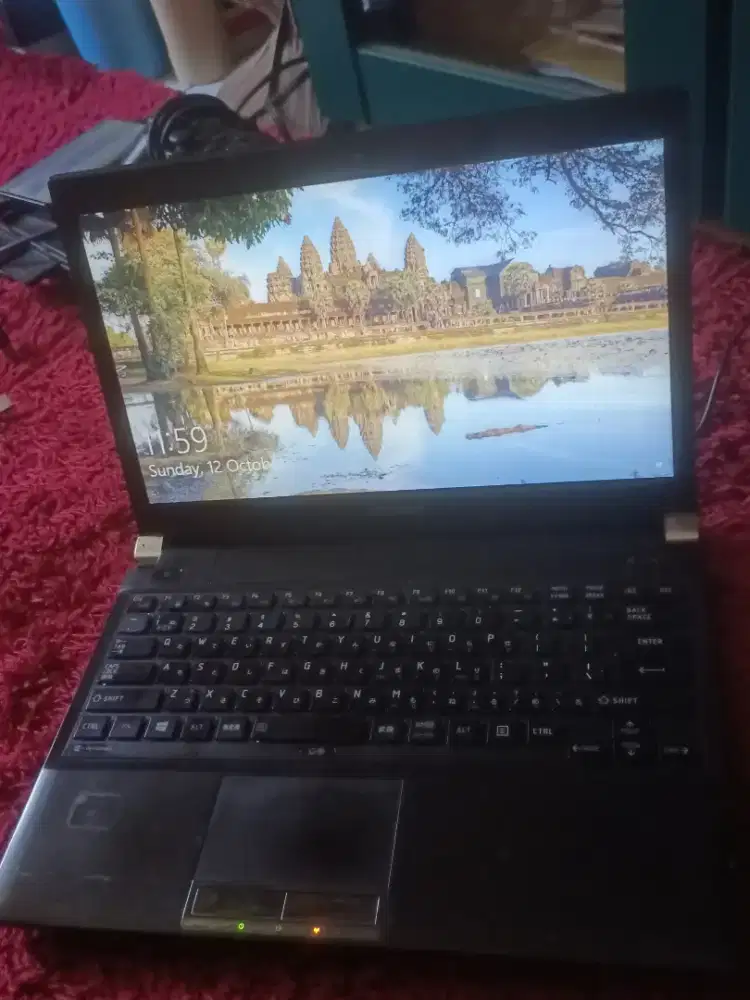 Jual laptop Toshiba Dynabook /R732