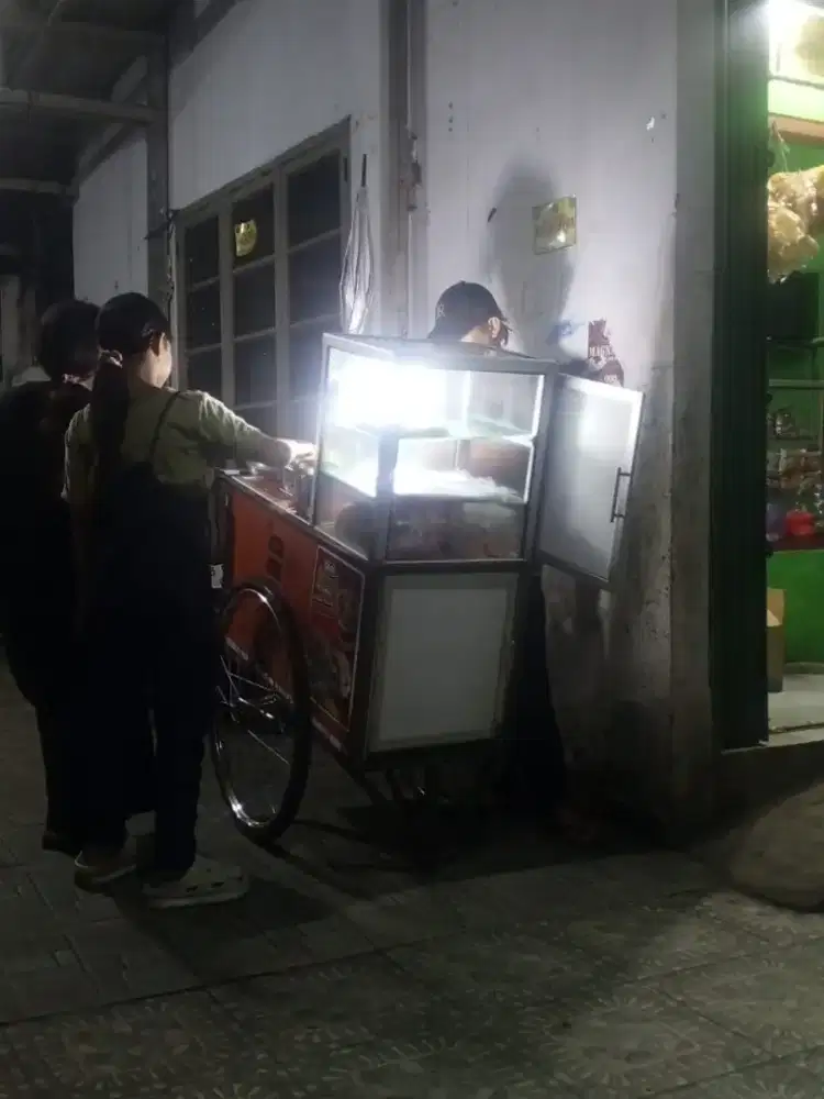 DIBUTUHKAN PENJUAL BAKSO KELILING