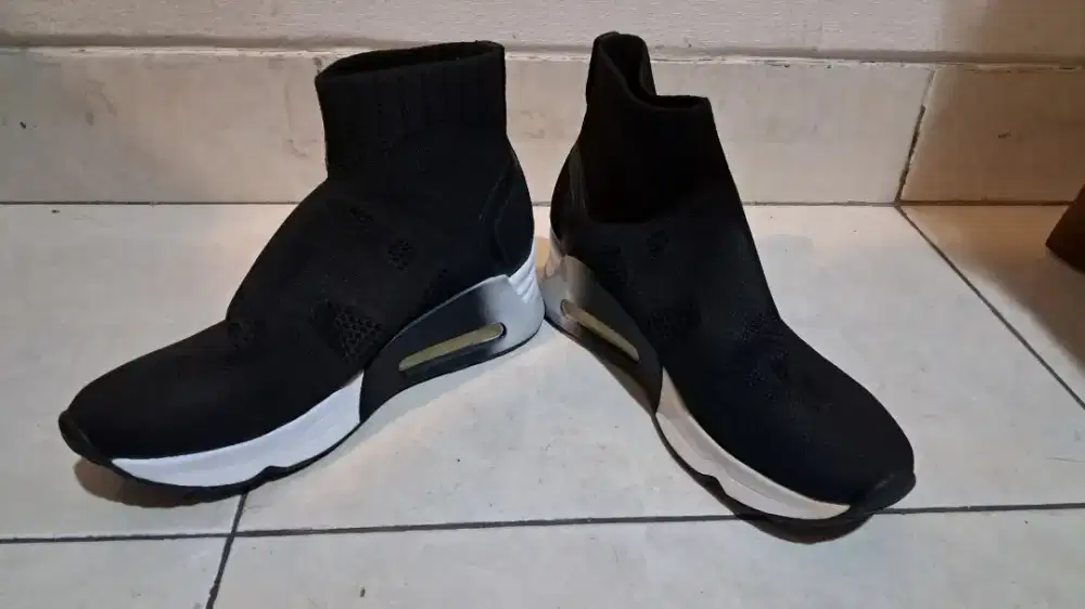 Sepatu Anak Wanita