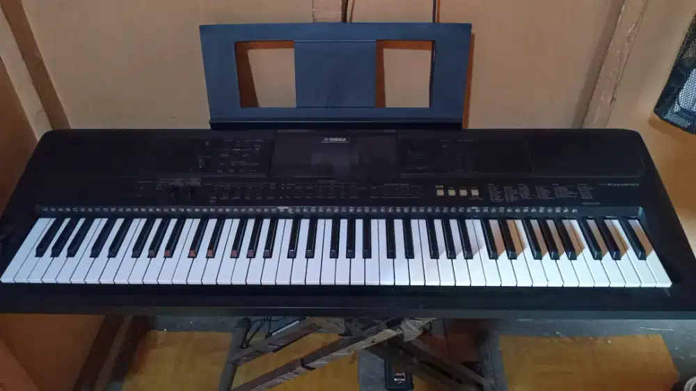 Keyboard Yamaha PSR EW400