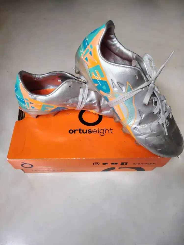 Sepatu Bola Merk Ortuseight