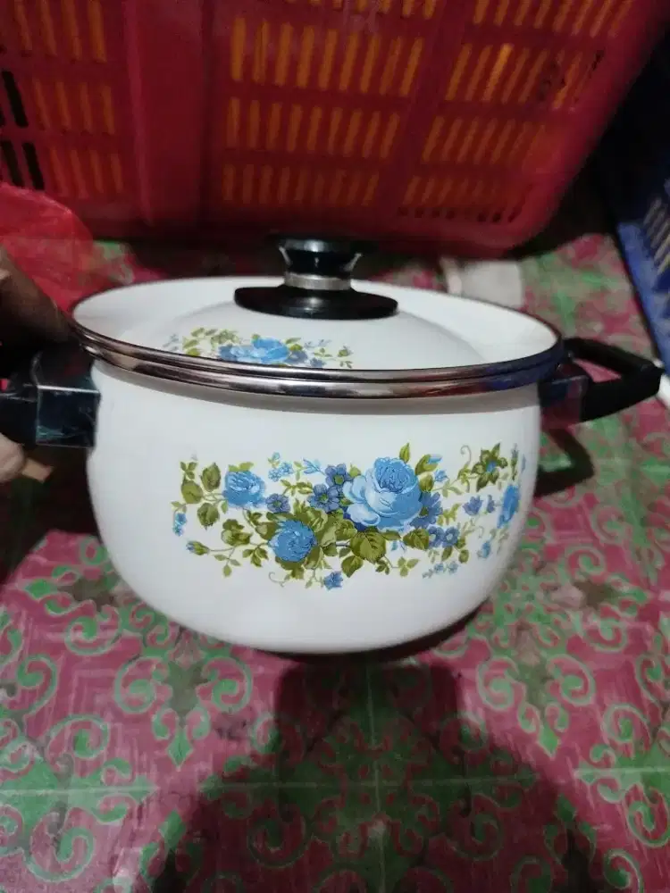Panci panci dapur rumah tangga