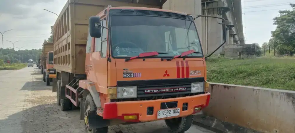 Dump truck Mitsubishi 6x4 HD tahun 2019