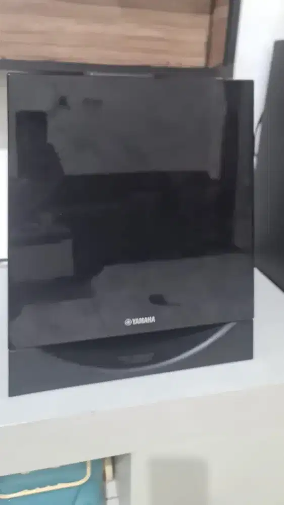 Yamaha Subwoofer SW700 10 Inch