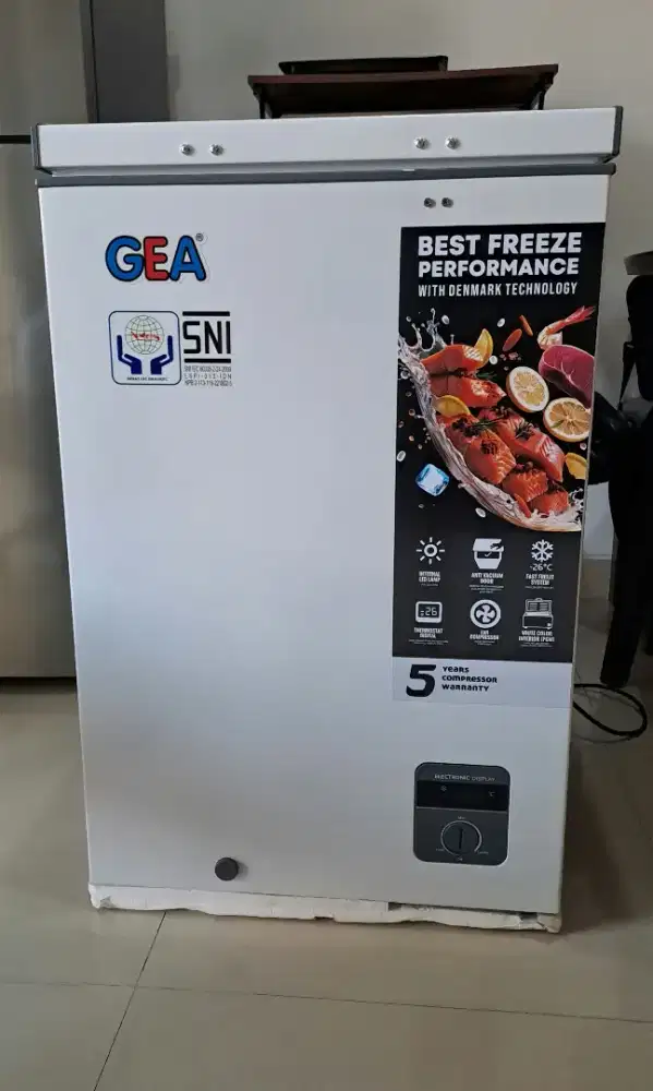 GEA Freezer Box AB 108R 100L, 100% baru ex hadiah, belum dipakai