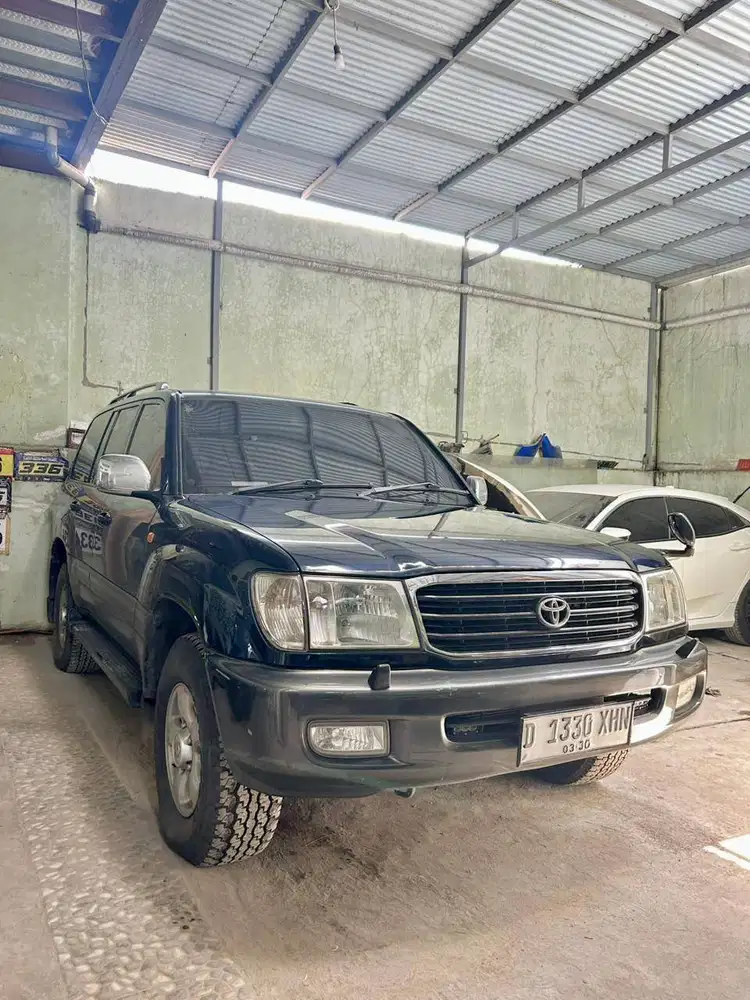 Toyota Landcruiser vx100