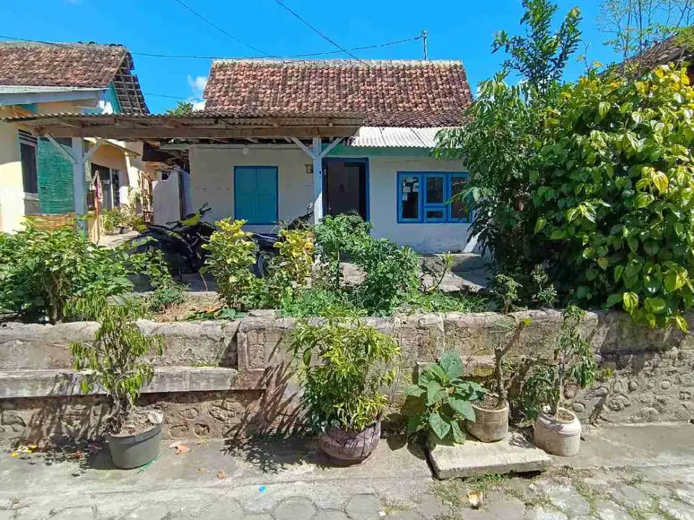 DI JUAL RUMAH KAMPUNG TENGAH KOTA BANYUWANGI