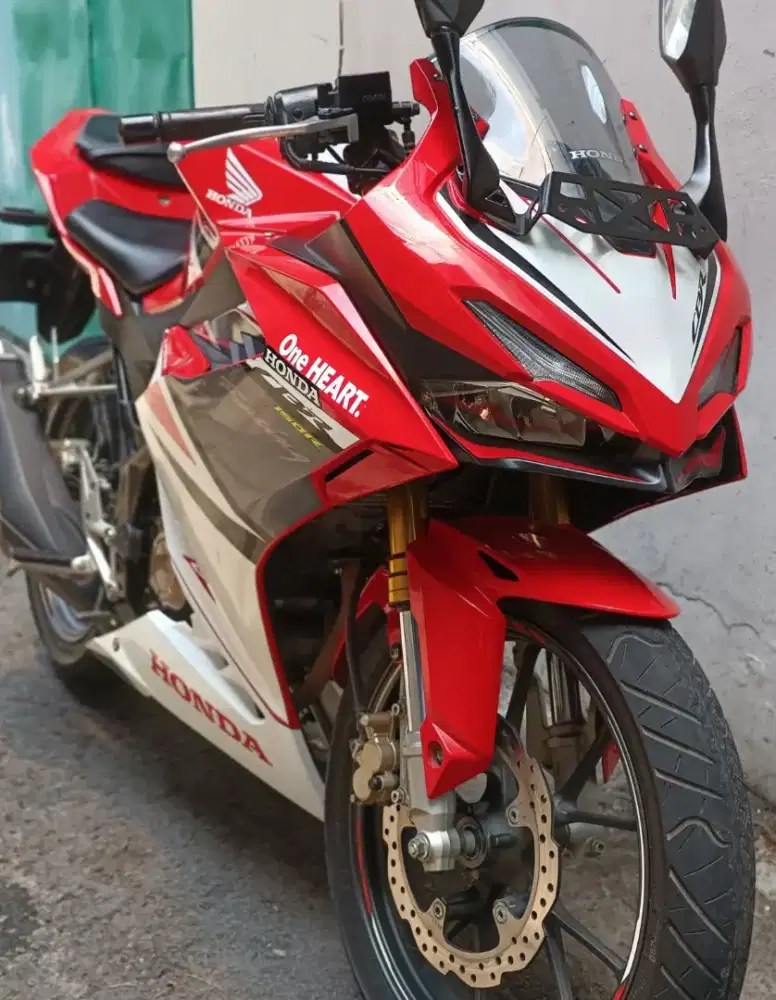 Honda CBR 150R One Heart Tahun 2022 Bulan 5 Plat B Masih Sangat Mulus