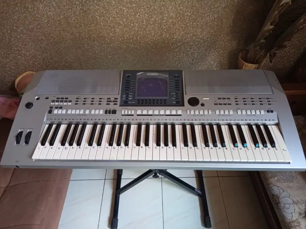Keyboard Yamaha psr S 700 bekas