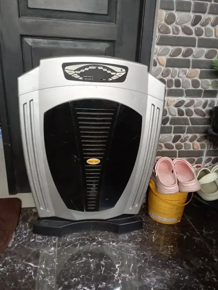 Air purifier /pembersih udara