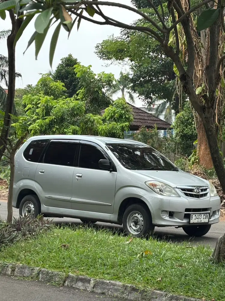 Daihatsu Xenia 2009 Bensin