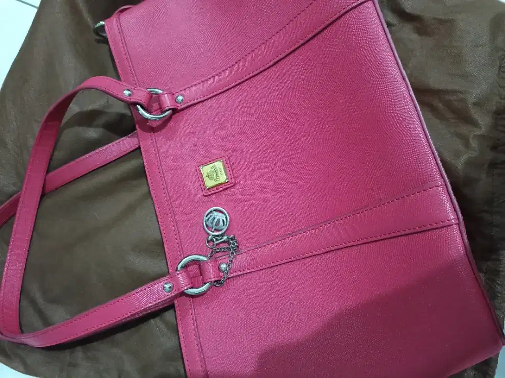 Tas wanita tossscanno