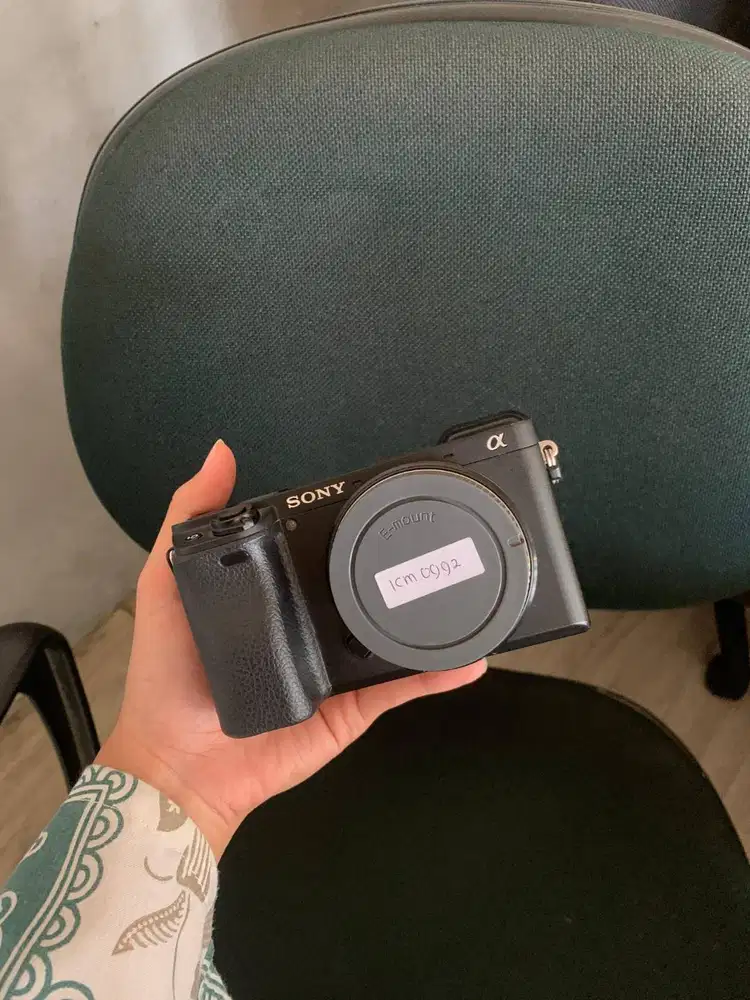 KAMERA SONY A6400 BODY ONLY NO VIGNET