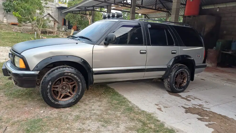 Opel Blazer 1997 Bensin