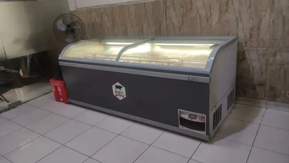 Jual borongan 3 freezer kaca +  1 freezer chest