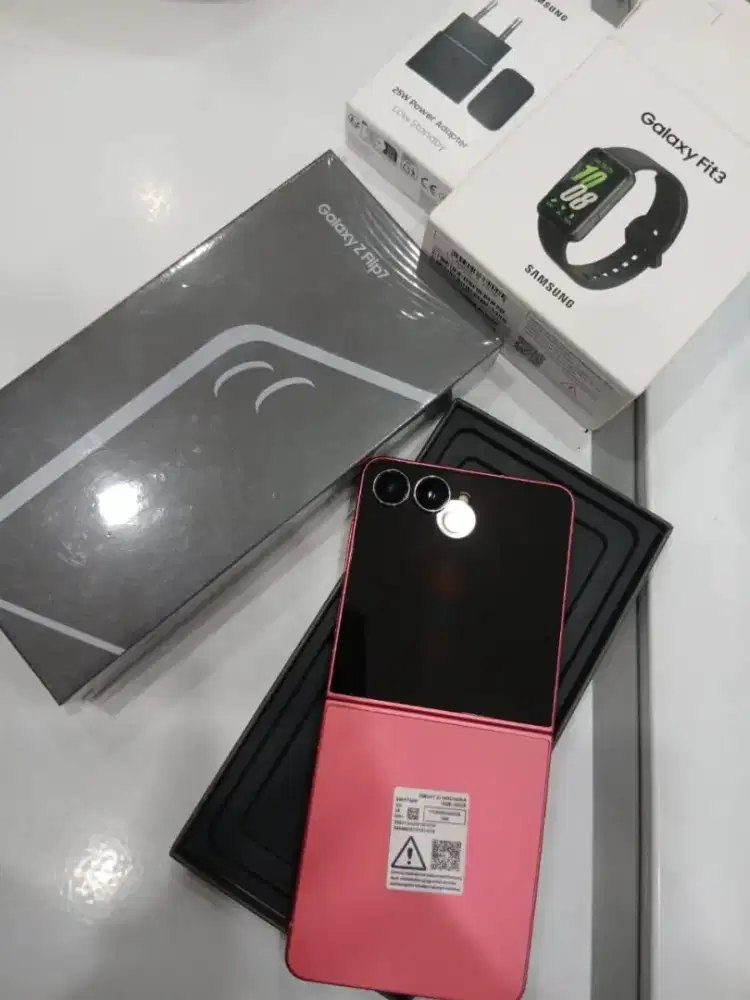Cicilan 0% Galaxy Z Flip 7 - Erafone Paragom