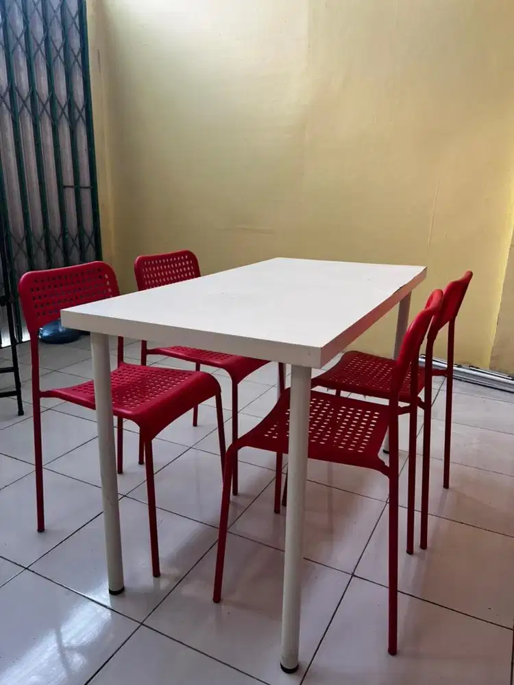 Meja kursi untuk usaha rumah makan