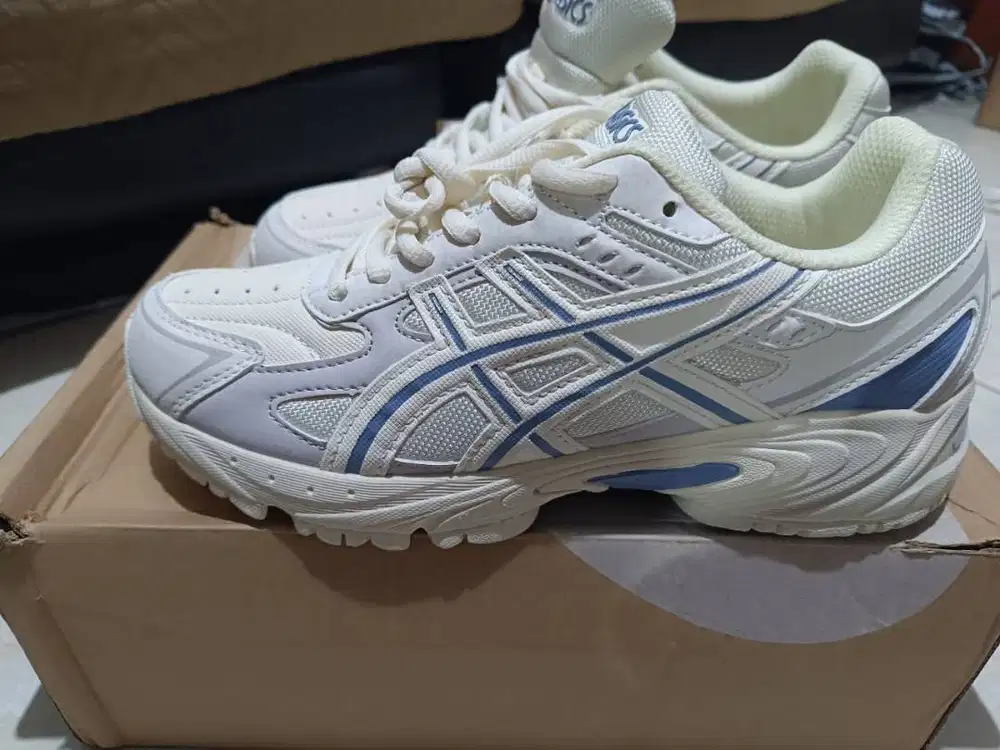 JUAL Sepatu sneakers ASICS
