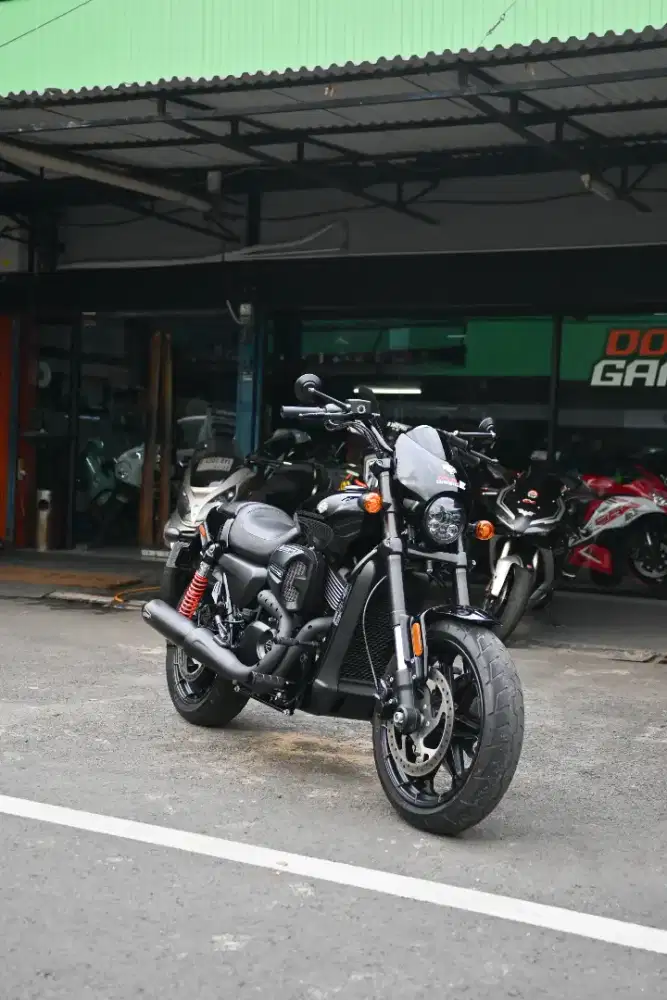 HARLEY DAVIDSON HD STREET 750 HITAM 2018  KONDISI MANTAP