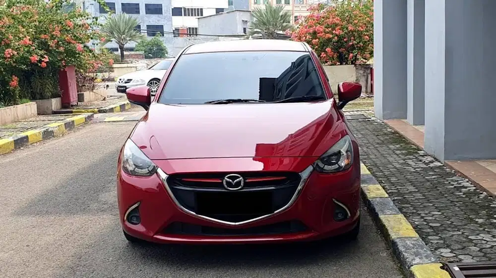 Mazda 2 1.5 R Skyactive AT Merah 2017 low km tangan pertam