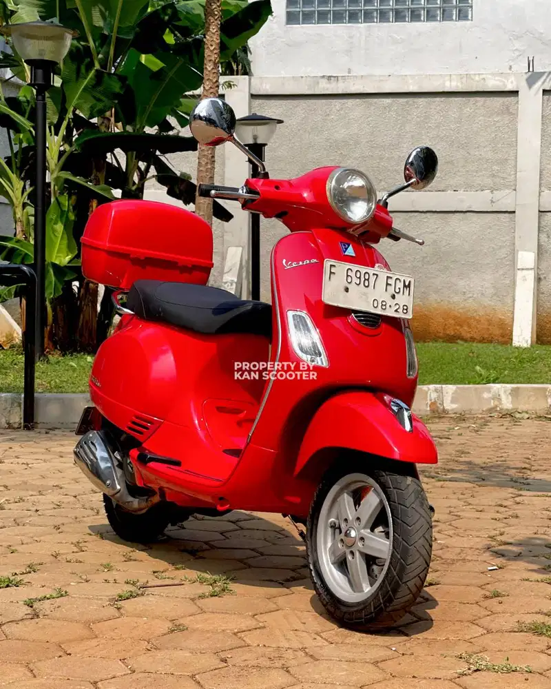JUAL MURAH VESPA LX 150 3V 2013 MULUS