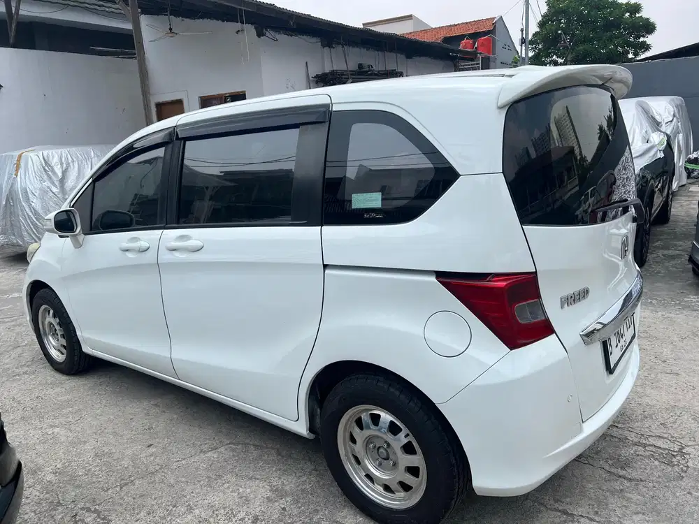 Honda Freed 2015 Bensin